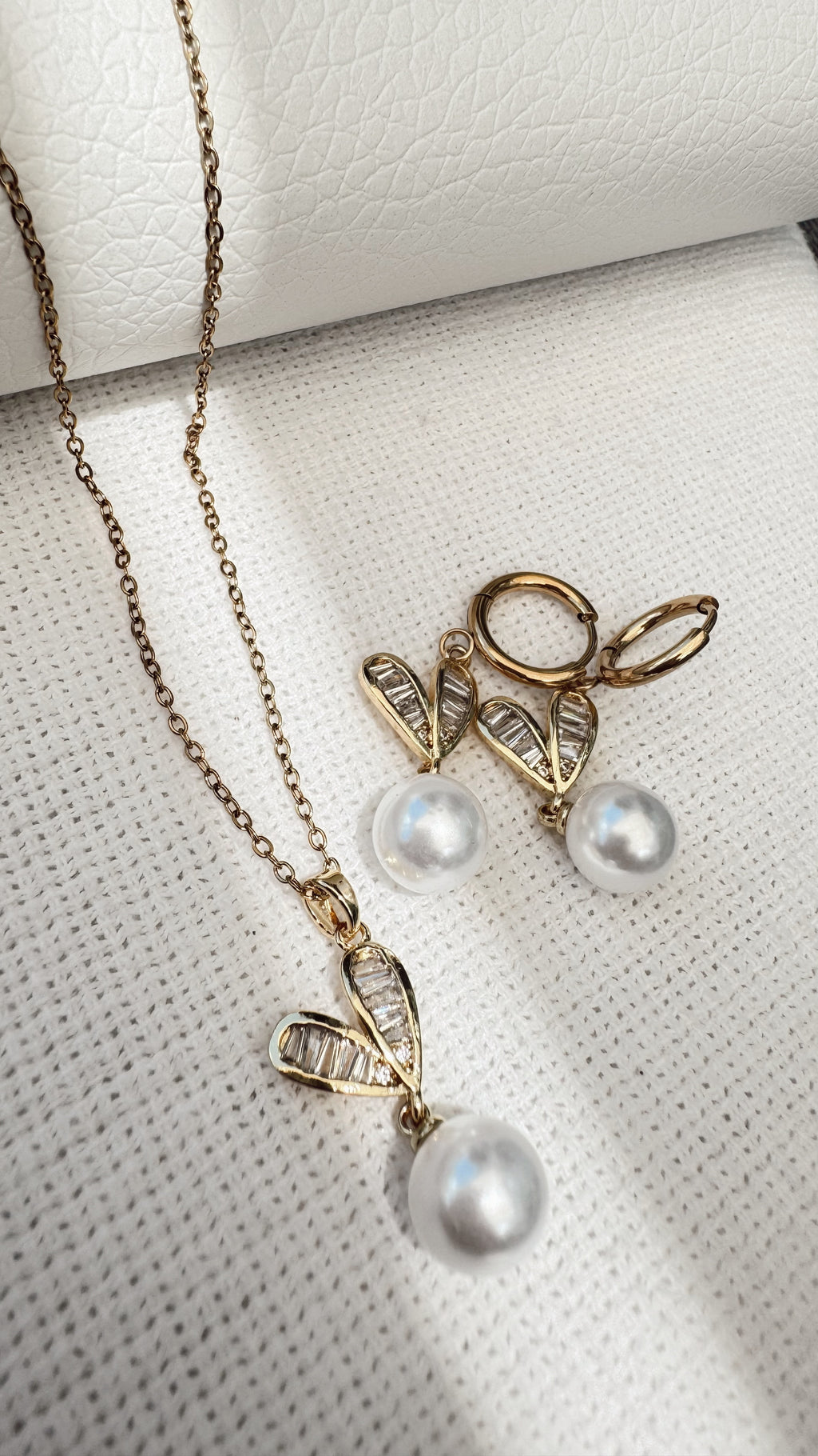 Pearl Heart Sparkle Necklace Set