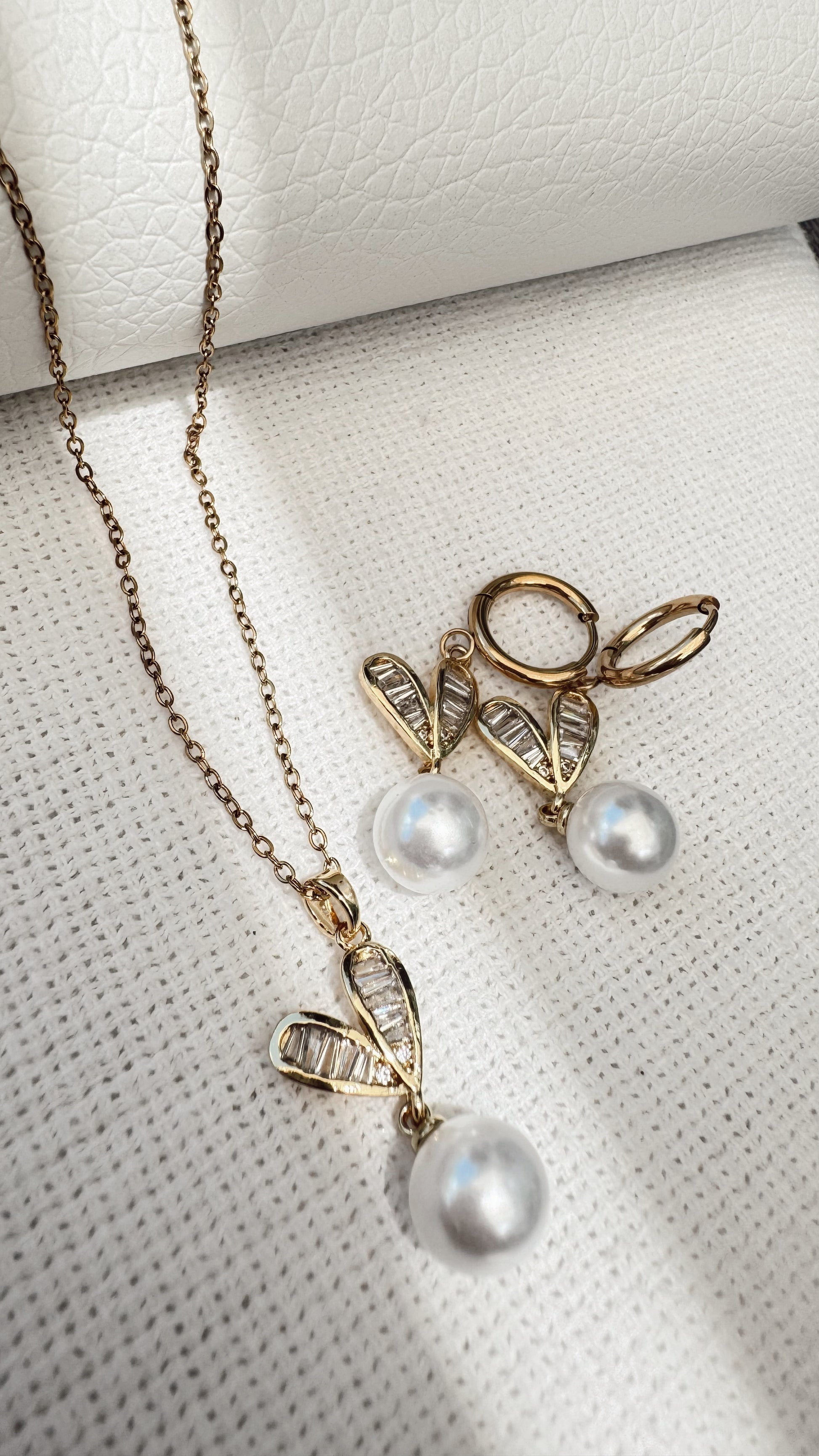 Pearl Heart Sparkle Necklace Set