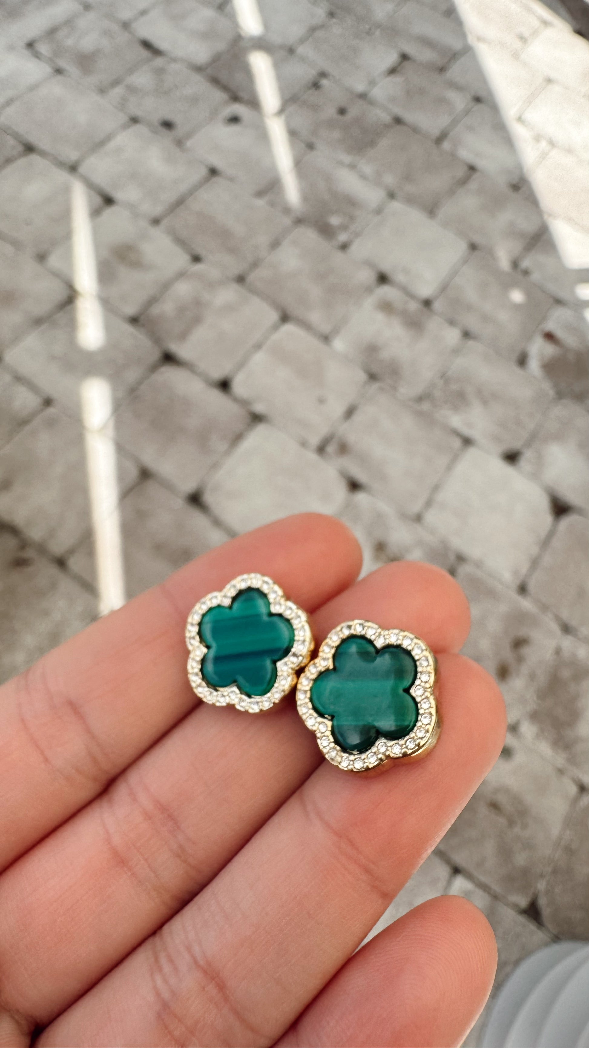 Green clover earrings