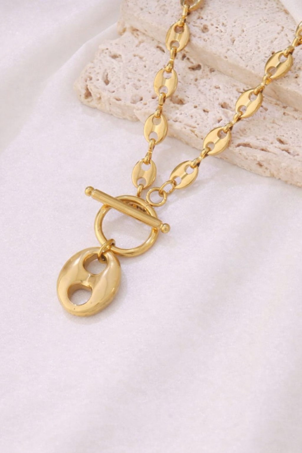 Amelie Toggle Necklace