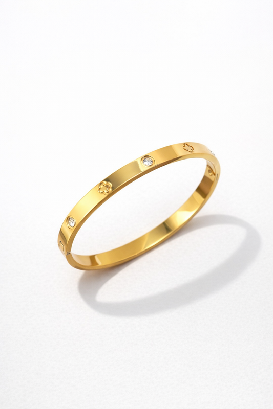 Classic Clover Bangle Bracelet – Gold Tone