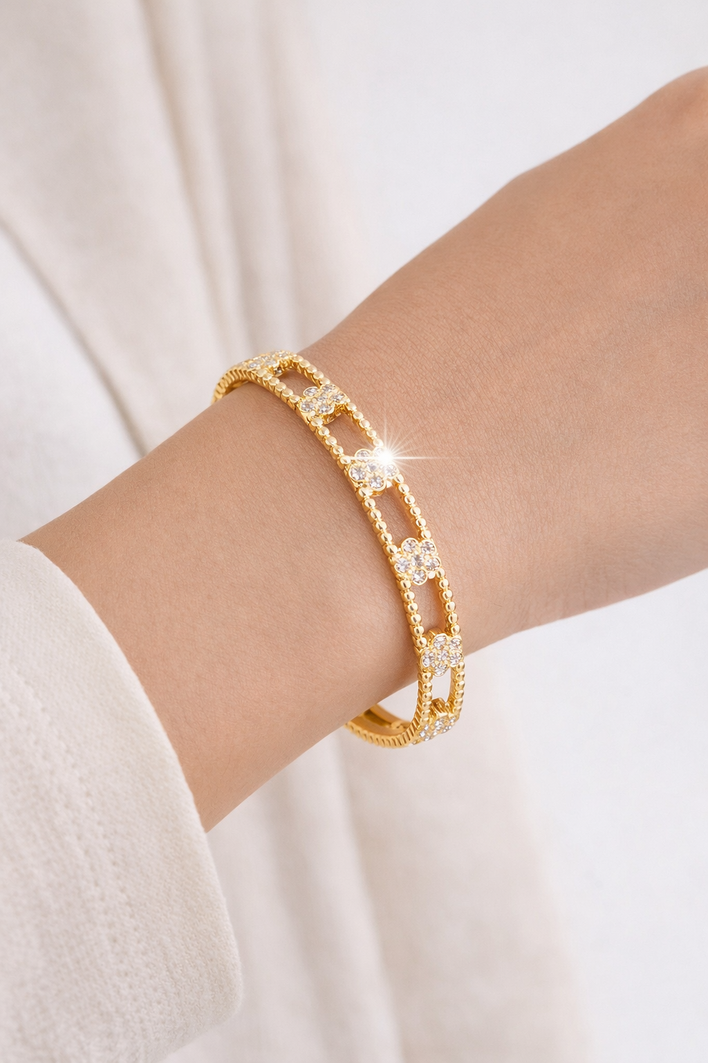 Lucky Clover Sparkle Bracelet