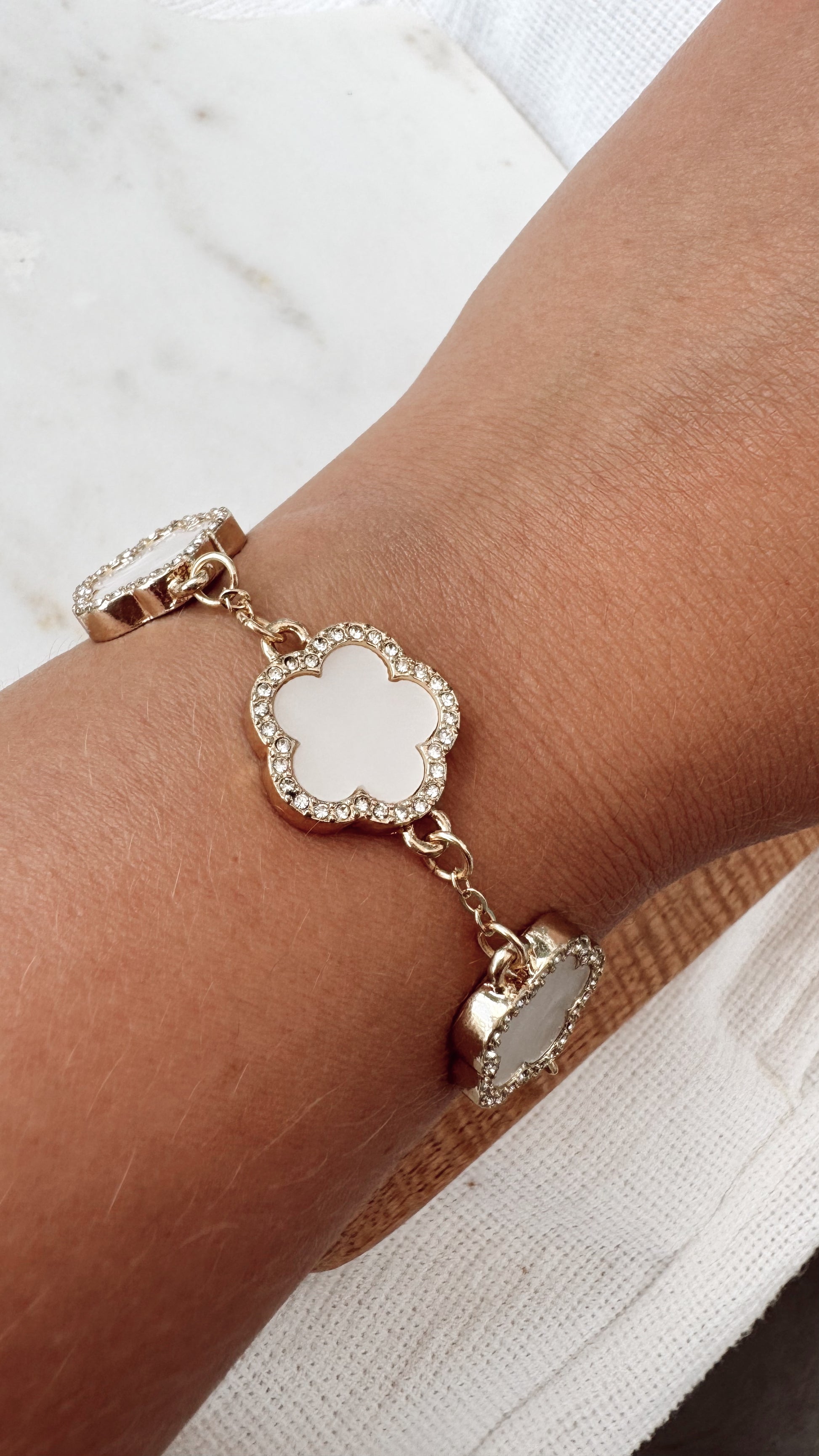 White Clover Bracelet with Zirconia – Sparkle Edition