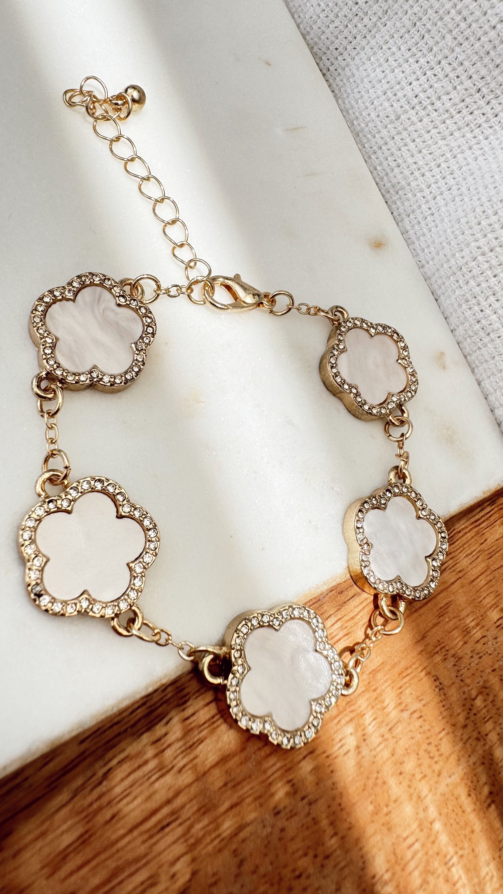 White Clover Bracelet with Zirconia – Sparkle Edition