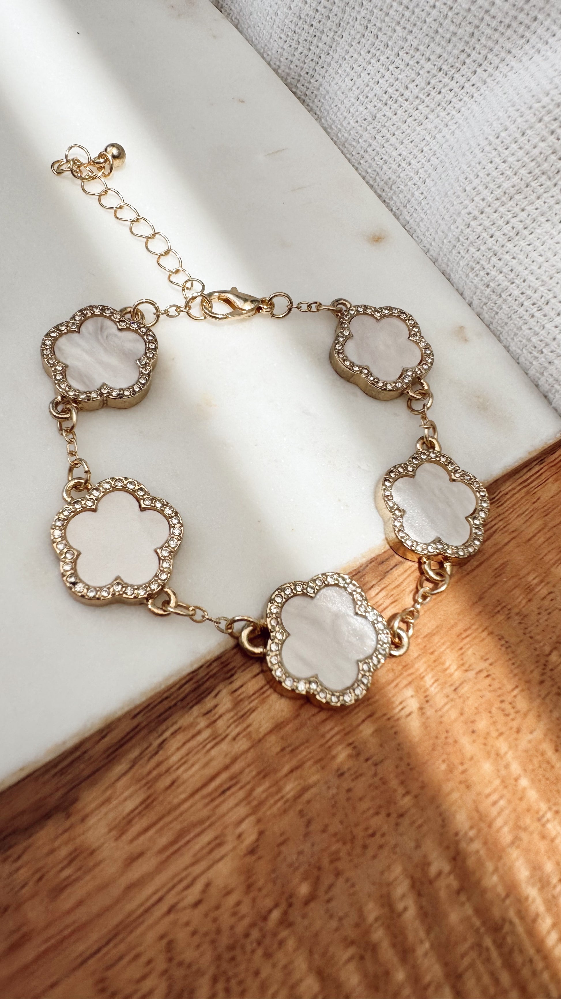 White Clover Bracelet with Zirconia – Sparkle Edition