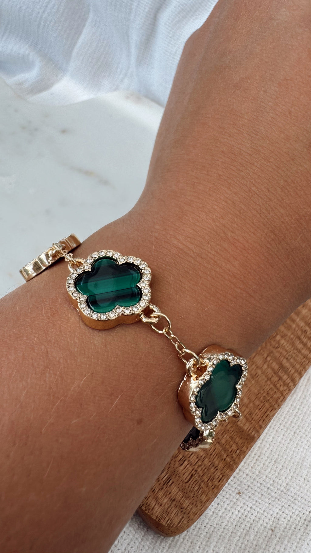 Green Clover Bracelet with Zirconia – Lucky Sparkle Edition