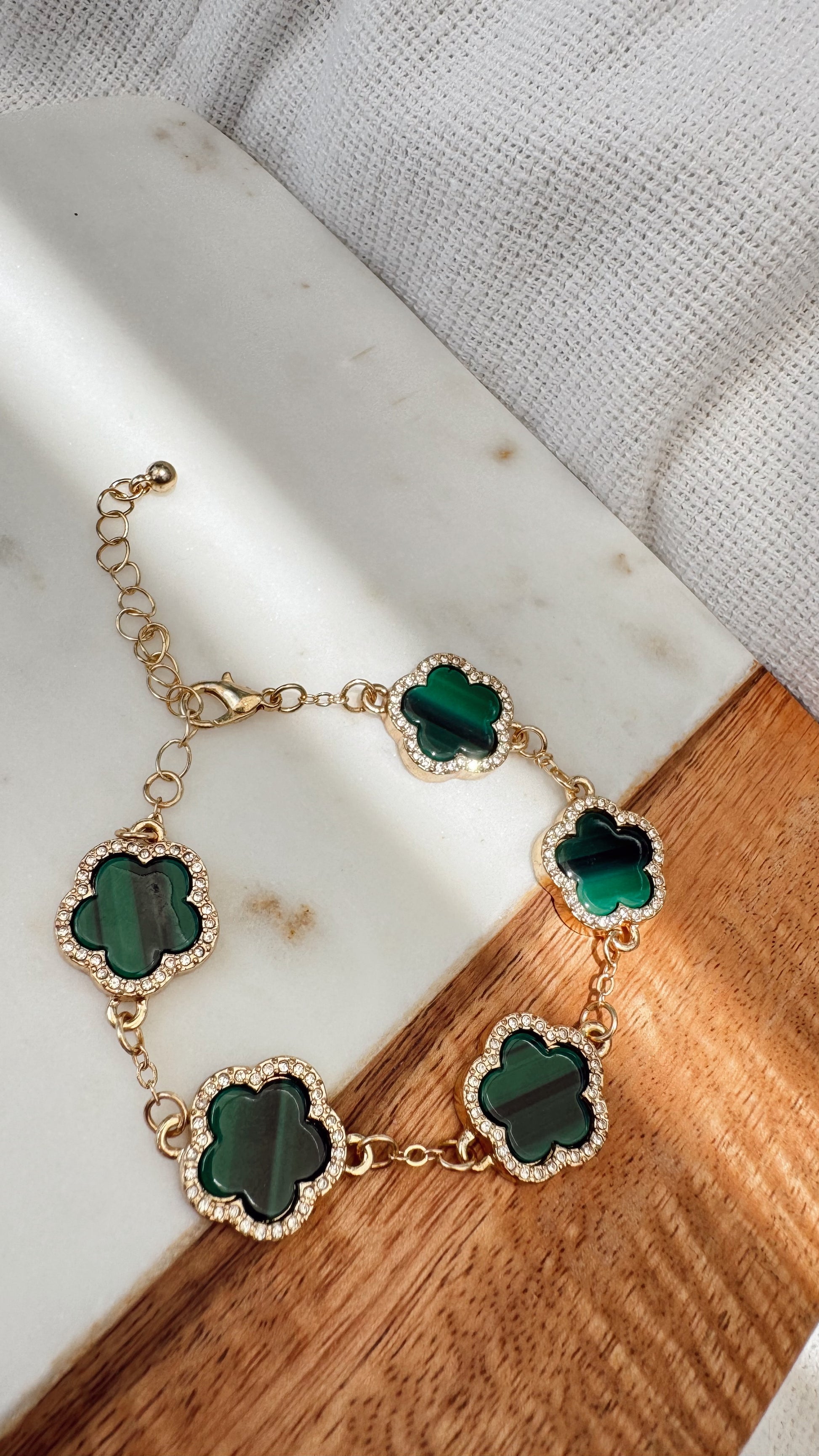 Green Clover Bracelet with Zirconia – Lucky Sparkle Edition